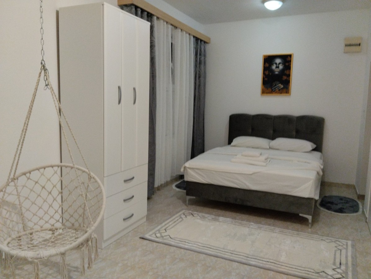 Izdaju se dva studio-apartmana do sezone 2025g, Budva 